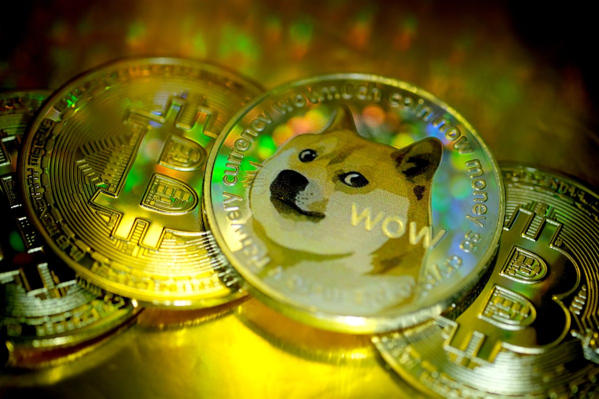 Bitcoin (BTC) at 0,000: What’s Next? Dogecoin (DOGE) Stumbles, Cardano (ADA) Prepares to Dominate